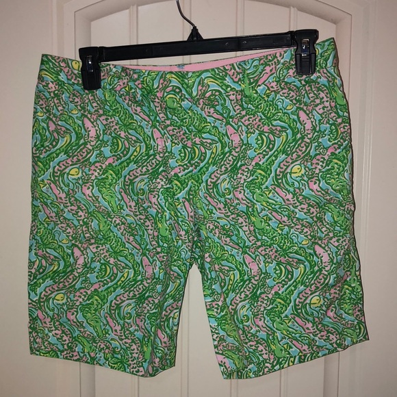 Lilly Pulitzer size 8 Avenue shorts - Picture 1 of 4